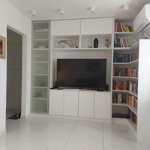 Daria Apartment Split